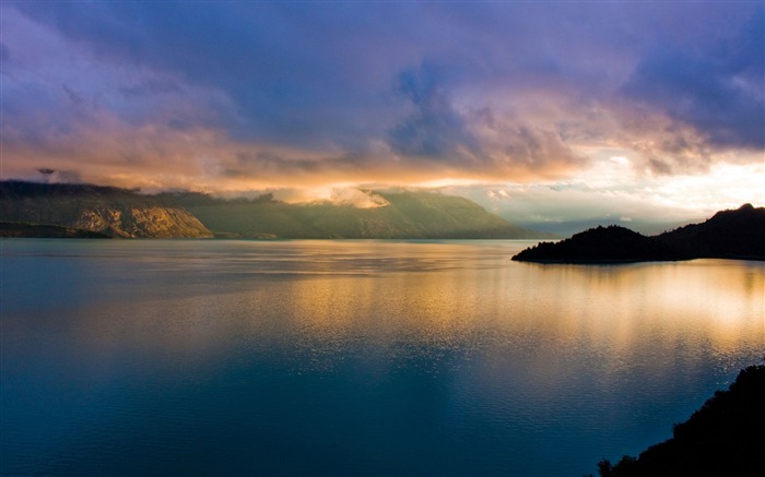 Montañas de niebla tranquila puesta de sol-Naturaleza fotografía fondo de pantalla HD Vistas:8838