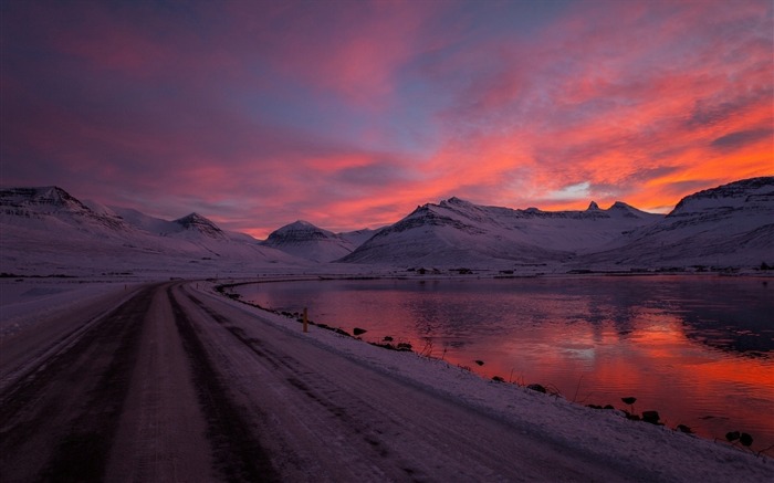 Céu do por do sol atrás de montanhas nevadas - Fotografia da natureza Papel de parede HD Visualizações:7871