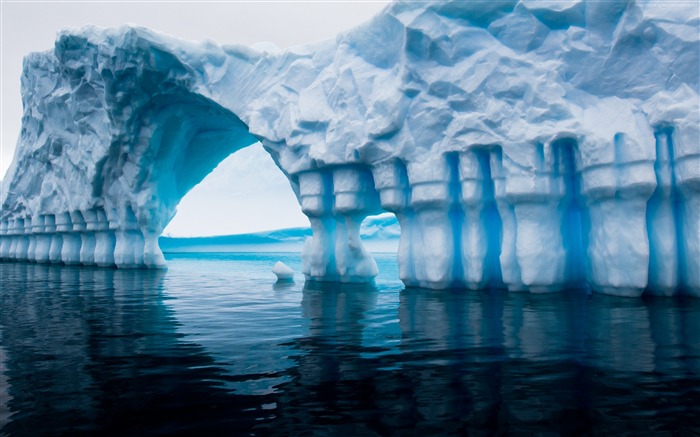 Antarctica iceberg blue water ocean-Nature HD Wallpapers Views:23053 Date:2016/4/14 9:51:42