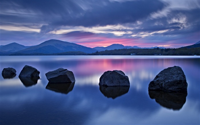 Lago azul en las rocas-naturaleza paisaje HD fondo de pantalla Vistas:8305