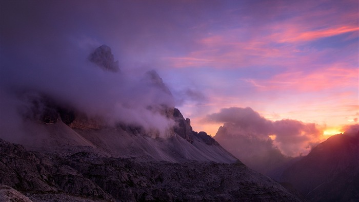 montagnes Aube et nuages-Nature haute qualité Fond d'écran Vues:9316