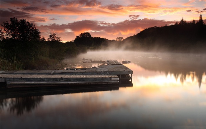 Misty lake ponton-Landscape theme HD Wallpaper Visualizações:8876