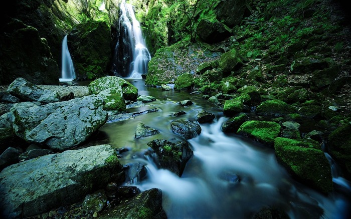 Waterfall stones moss water-Scenery Photo HD Wallpaper Views:6484 Date:2016/5/15 1:36:40