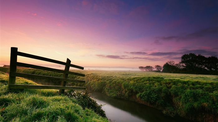 Beautiful purple sunset river-scenery HD wallpaper Views:7425 Date:2016/6/29 8:46:21