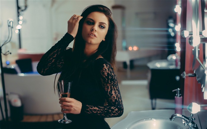 Brunette verre de vin de beauté-Photo HD Fond d'écran Vues:9043