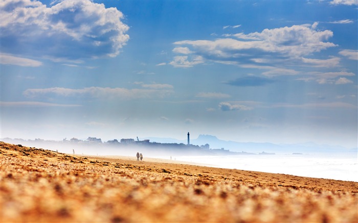 Beach coast sand silhouettes-Hot summer Photo Wallpaper Views:9188 Date:2016/7/28 8:30:56