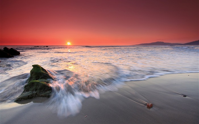 海滩海砂太阳海浪-炎热夏季照片壁纸 浏览:9724