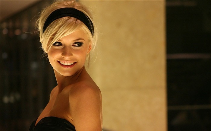 Lena gercke blonde eyes hair-Photo HD Wallpapers Views:7707 Date:2016/7/8 7:02:04