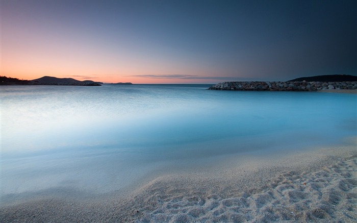 Morning calm beach-Hot summer Photo Wallpaper Views:10053 Date:2016/7/28 9:00:21