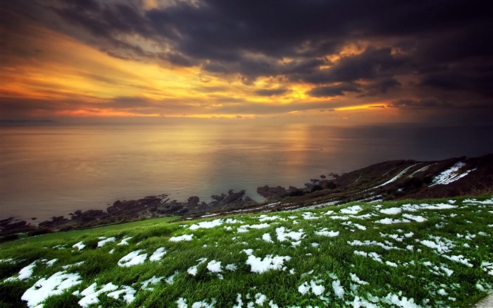 Neige herbe verte coucher de soleil-Paysage haute qualité Fond d'écran Vues:7623