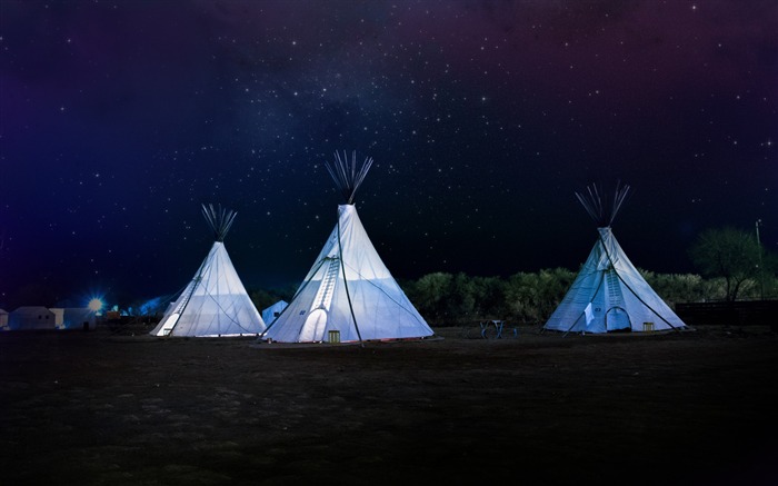 Tents night stars sky-Landscape Theme Wallpaper Views:9264 Date:2016/7/20 8:37:04