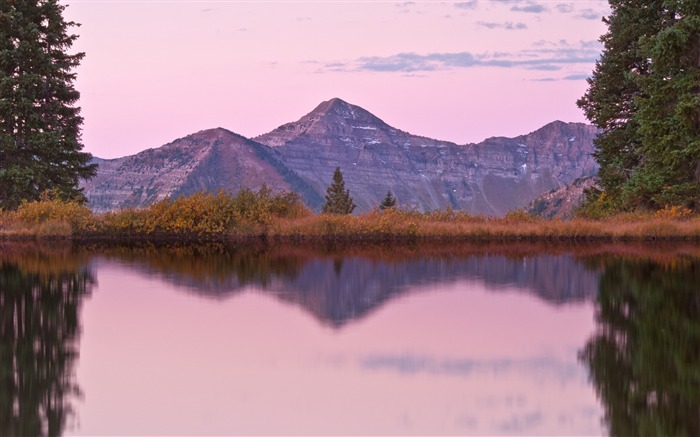 Cordilheira dos montes superfície do lago - Papel de parede da paisagem da natureza Visualizações:8803