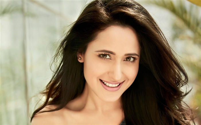 Pragya Jaiswal 2016-美女海报壁纸 浏览:6266