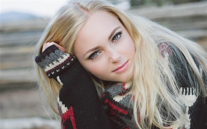 Annasophia chandail blond robb-Beauté Photo HD Fond d'écran Vues:9877