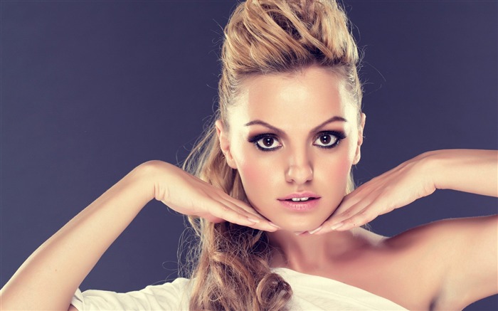 Alexandra Stan cantante modelo-Poster tema fondo de pantalla Vistas:9234