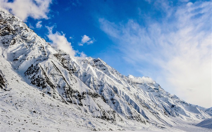 Céu azul da neve da montanha - papel de parede de alta qualidade do cenário Visualizações:8120