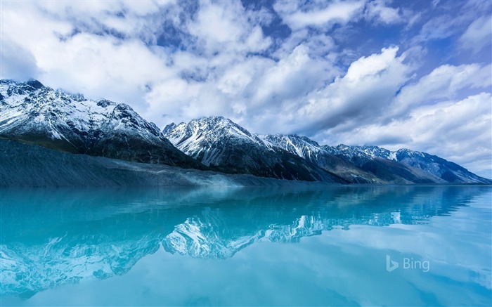 Tasman Lake on South Island New Zealand-2017 Bing Desktop Wallpaper Views:14363 Date:2017/3/14 7:35:49