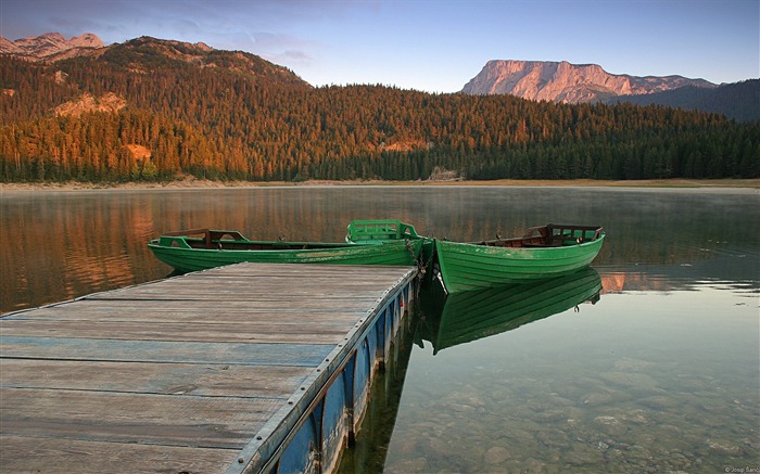 Lever du soleil noir lac montagne-Windows 10 Fonds d'écran Vues:10571