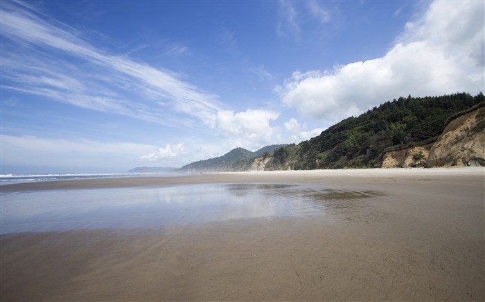 Costa do mar perto do papel de parede da paisagem da montanha Visualizações:6782