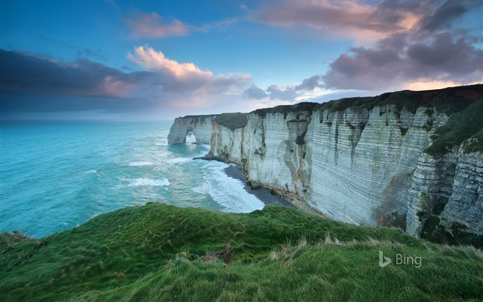 Lever de soleil sur les falaises d'Etretat Seine-Maritime-2017 Bing Fonds d'écran Vues:10304