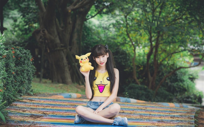 Mignon asiatique Pikachu Beauty Girl-Papier peint photo modèle Vues:11391