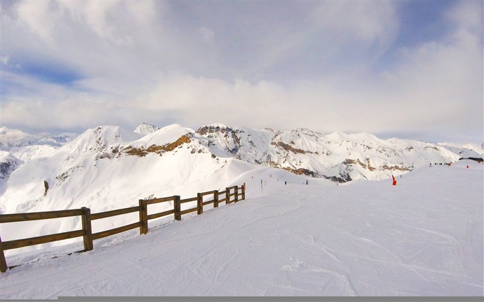 Cenário das montanhas de neve no inverno - cenário HD Wallpaper Visualizações:7355