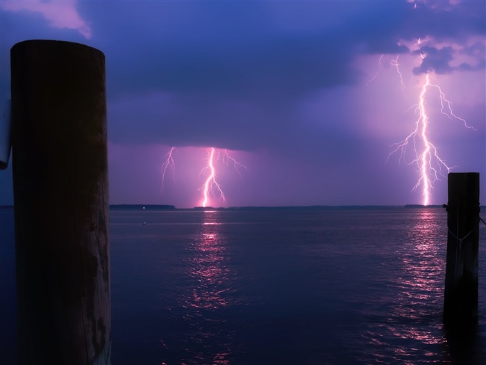 Relámpago sobre mar nubes de tormenta-2017 Naturaleza fondo de pantalla HD Vistas:9276