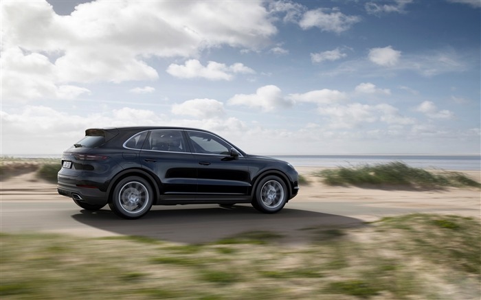 2018 Porsche Cayenne HD Wallpaper 17 Views:5984 Date:2017/10/14 11:17:34