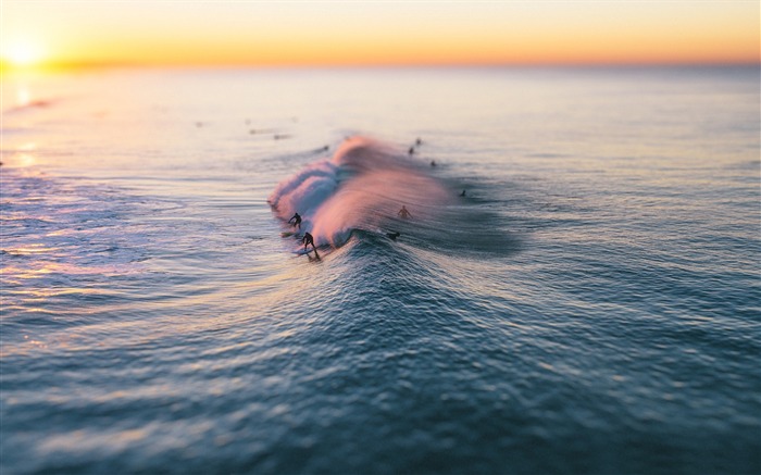 California Pacific Ocean Surfing 2017 HD Wallpaper Views:8715 Date:2017/11/11 22:23:24