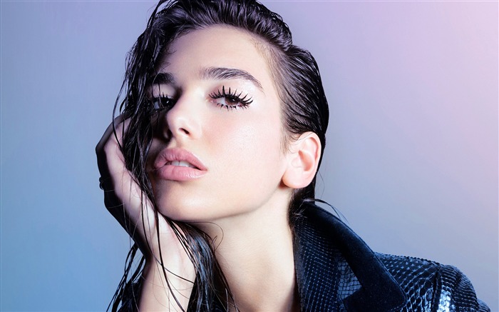 Dua Lipa 2017 HD Poster Views:15552 Date:2017/11/21 21:34:17