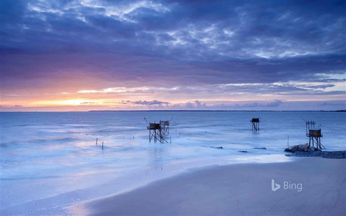 France beach in front of a sunset 2017 Bing Wallpaper Views:10829 Date:2017/11/9 8:04:15