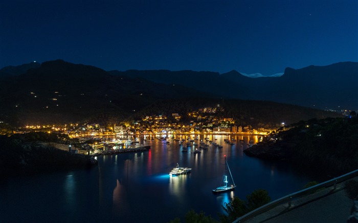 Spain majorca shore night photography 4K HD Views:10945 Date:2017/12/6 4:04:44