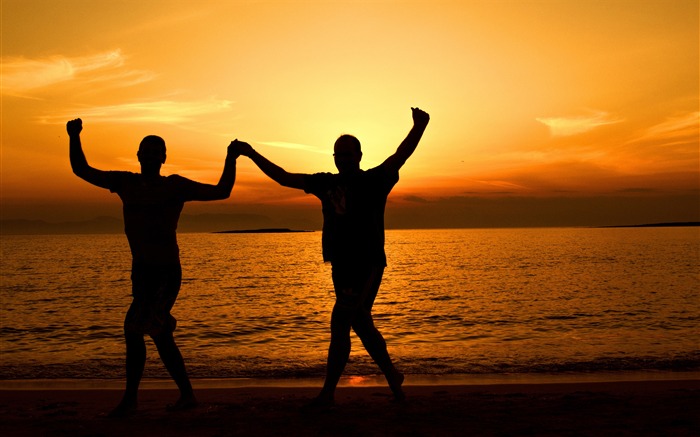 Beach couple ocean sunset silhouette Views:8646 Date:2018/1/28 8:16:52