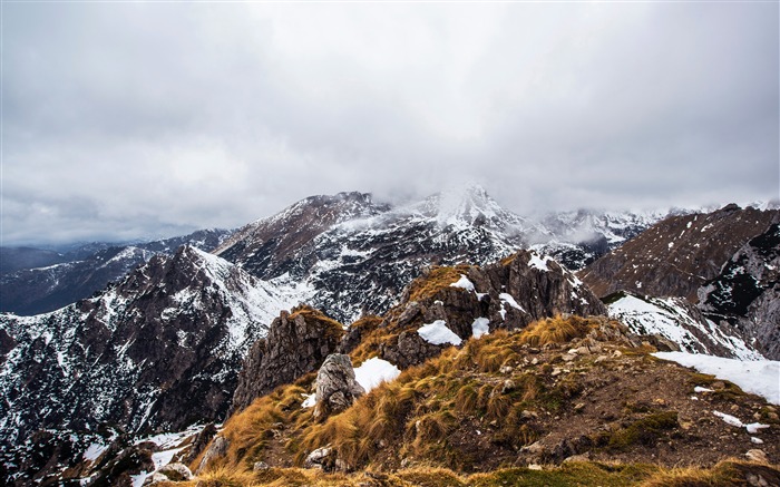 Winter snowy mountains fog white clouds Views:8632 Date:2018/1/23 3:39:52