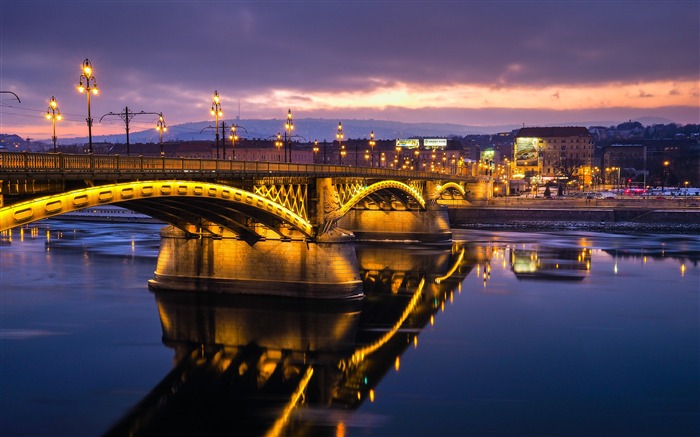 European town bridge river night lighting Views:10689 Date:2018/2/23 7:58:17