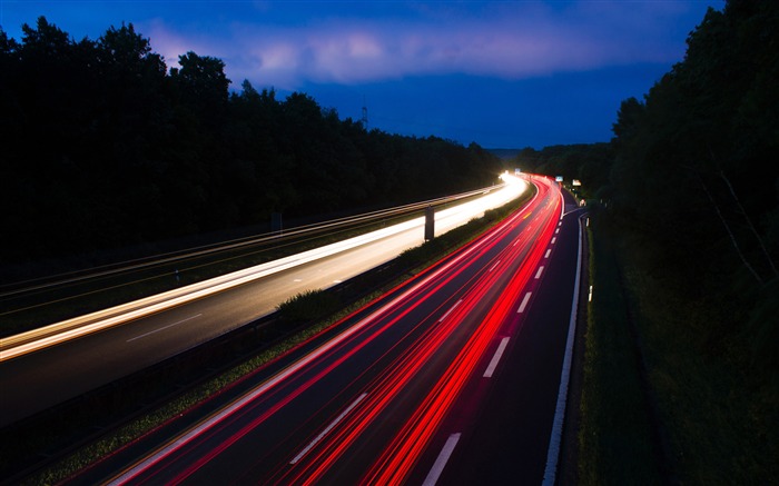 Nuit, autoroute, lumières, longue exposition Vues:10601