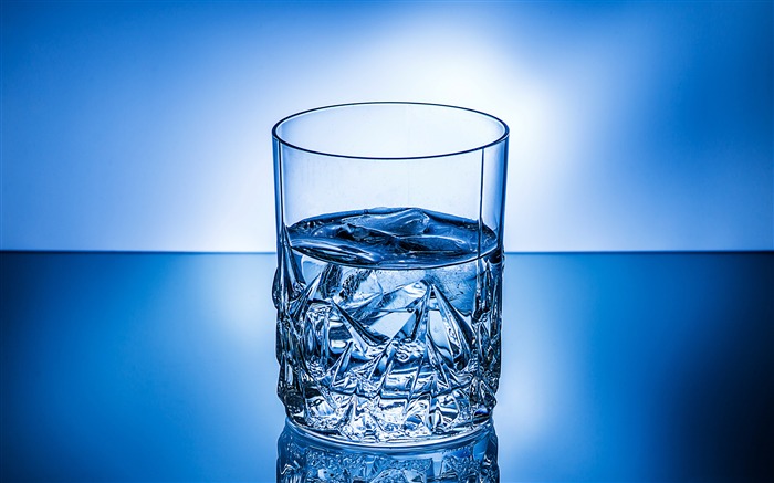 ice water glass cup blue closeup Views:11040 Date:2018/3/1 7:48:32