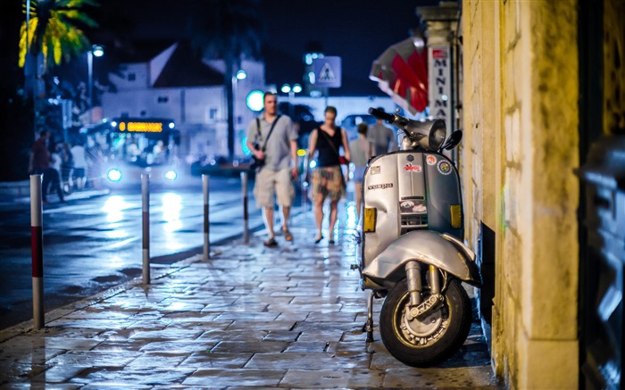 Europeo, ciudad, noche, calle, motocicleta Vistas:8336