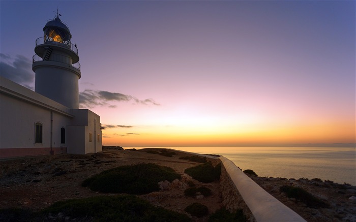 Coast beach lighthouse daylight light skyline Views:9625 Date:2018/7/7 9:44:05