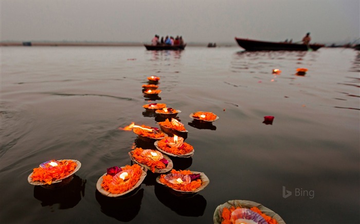 Velas, flutuante, em, ganges, varanasi, índia, 2018, Bing Visualizações:6815