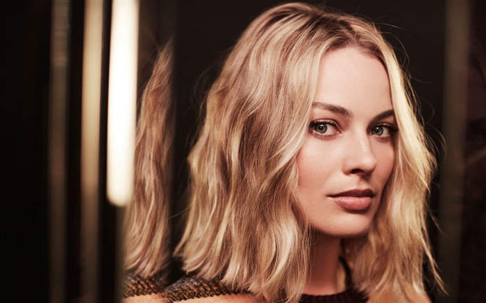 Margot Robbie 2018 Beautiful Actor Photo Views:8399 Date:2018/8/26 11:13:34