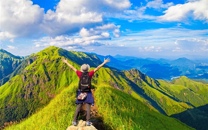 Senderismo al aire libre, montaña, hierba verde, cielo azul Vistas:10766