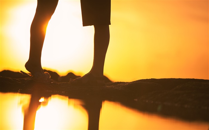 Romantic Couple ocean beach sunset silhouette Views:8148 Date:2018/8/23 10:21:10