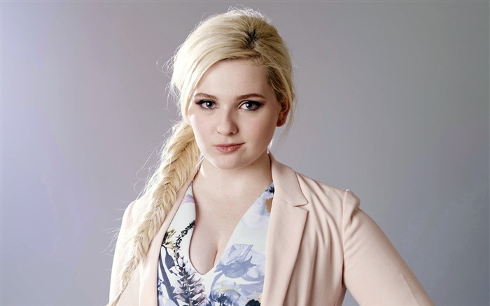 Abigail Breslin Fashion Actor Photo Views:11440 Date:2018/9/28 9:42:48