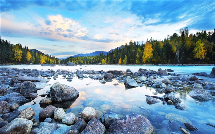 Xinjiang, Kanas, selva, rio, rock, céu azul Visualizações:9718