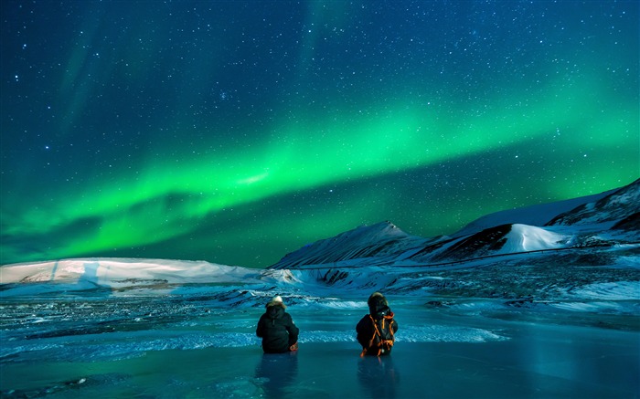 北極旅行，雪，夜空，綠色極光 查看次數:12687