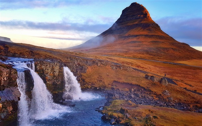 Iceland Kirkjufell Mountai river waterfall nature Scenery Views:8469 Date:2018/10/21 8:41:48