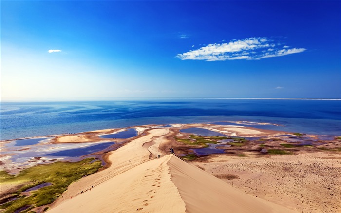 Linda, Lago Qinghai, céu azul, nuvens brancas, deserto Visualizações:10777