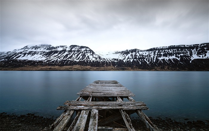 Lake Pier Snow Mountains 2019 Nature Scenery Photo Views:10517 Date:2019/12/29 5:47:19