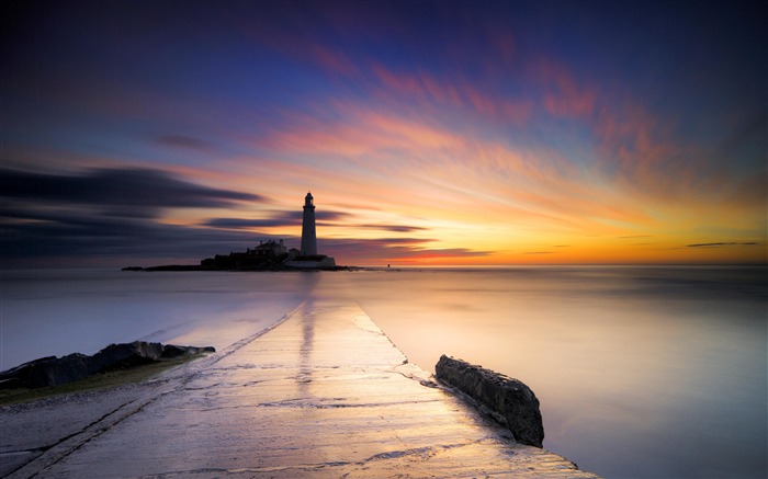 Reino Unido, Farol, Baía de Whitley, 2019, Foto Visualizações:6414